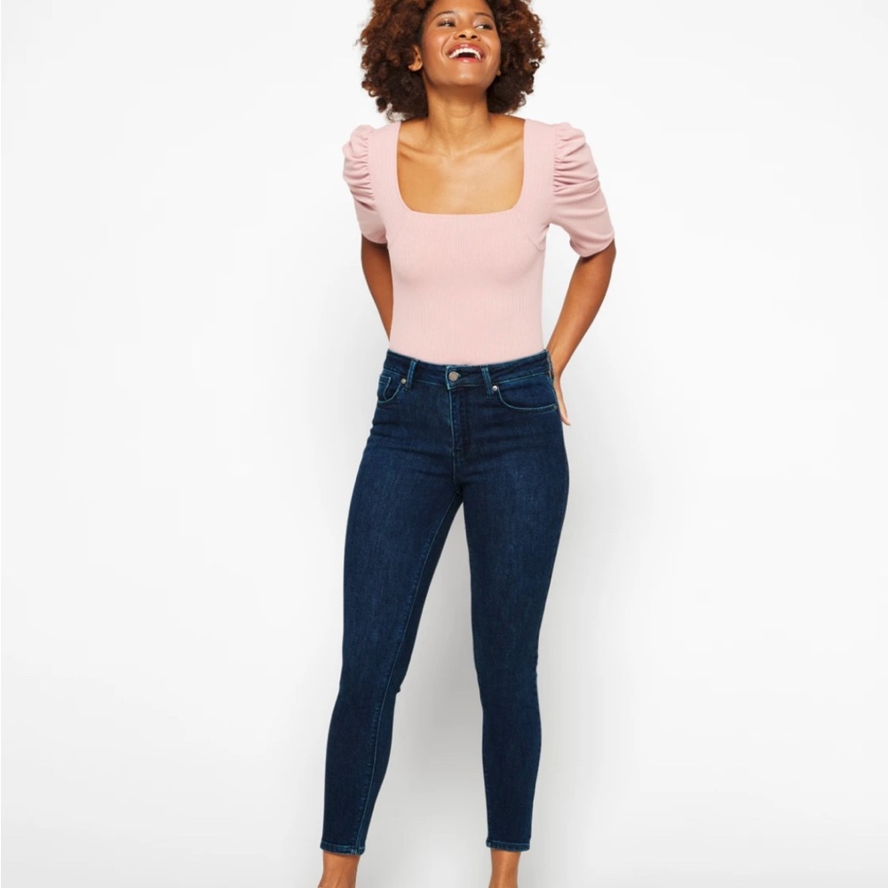 Just Black Denim Dark Wash Skinny Jeans in cropped style